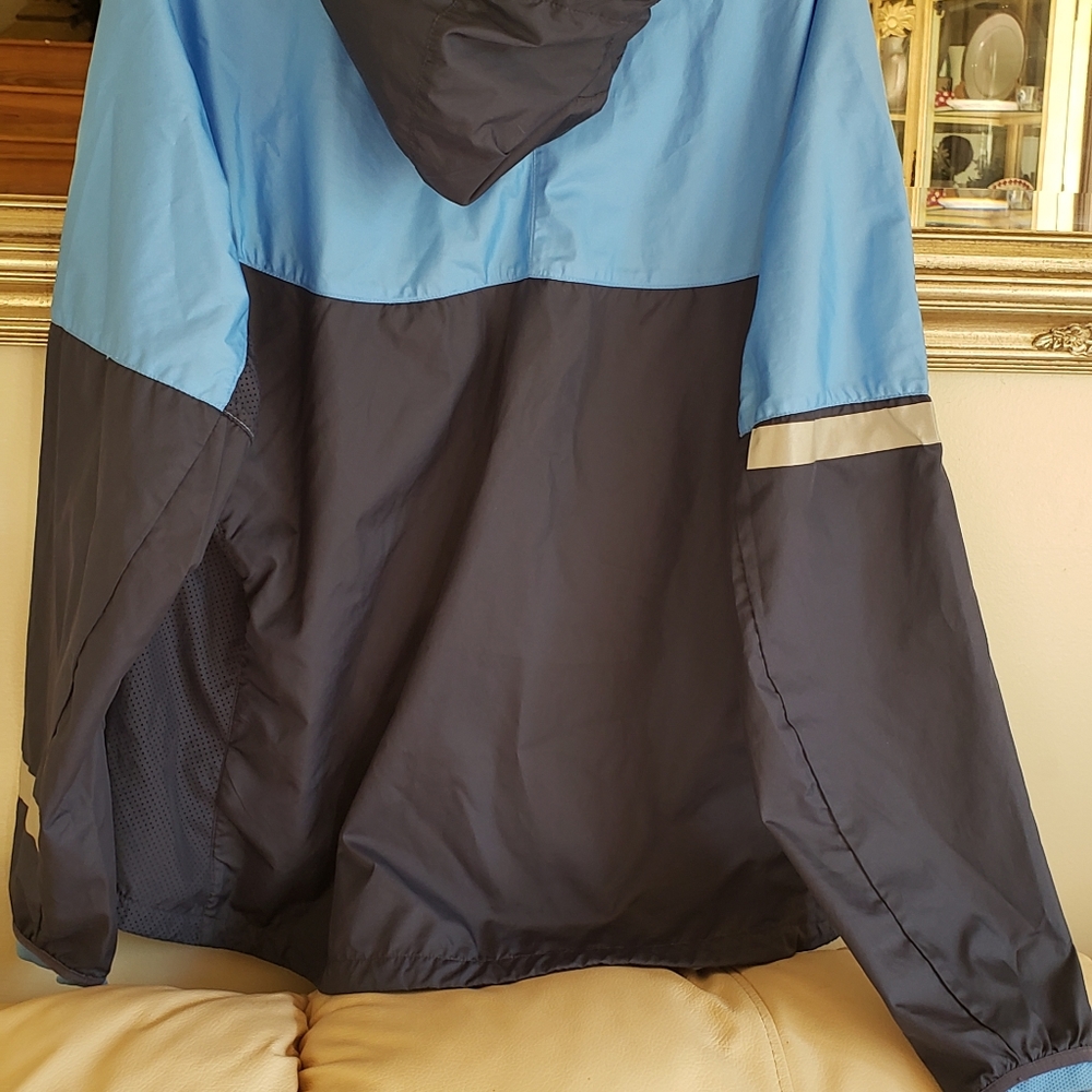 Nike Running Reflective Light Jacket - image 3